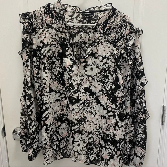 Floral Top - Picture 1 of 2